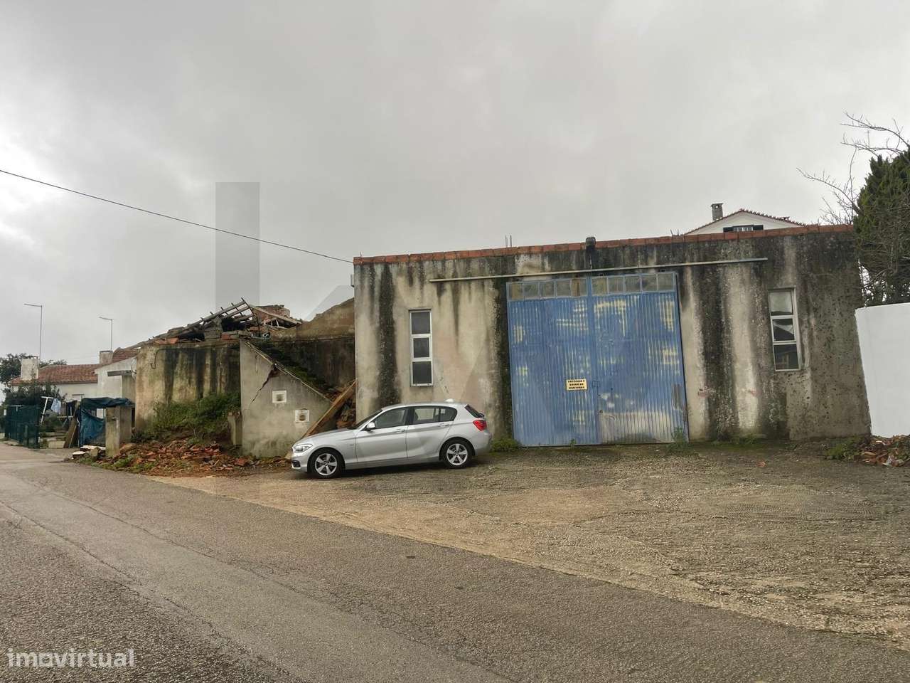 Espaço comercial com alvará e ruina de apoio constituída por 3 divisõe - Grande imagem: 2/25