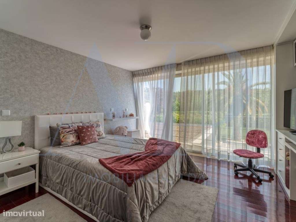 Moradia T4 +1 com piscina-28