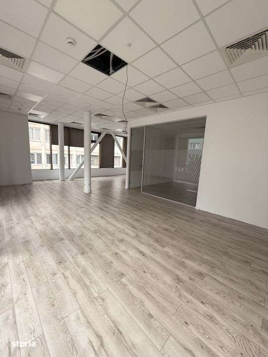 Spatiu Comercial, P-ta Mihai Viteazul, 353 MP, Central - Imagine principală: 2/19