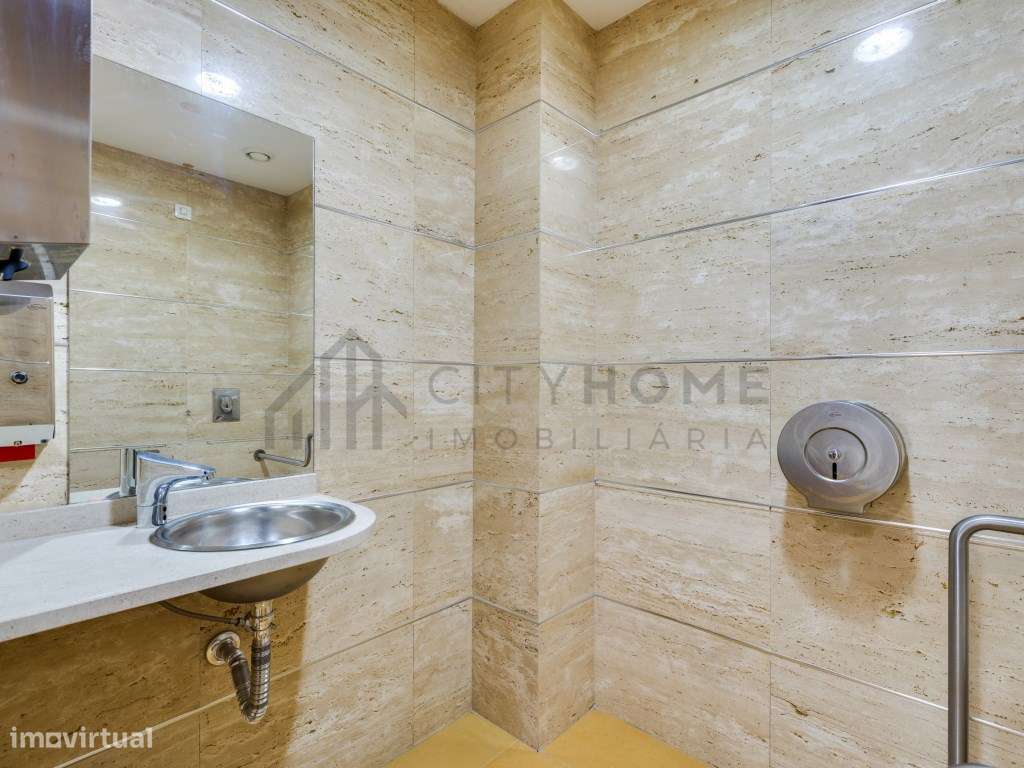 Espaço Comercial de 425m² no Coração de Faro-19