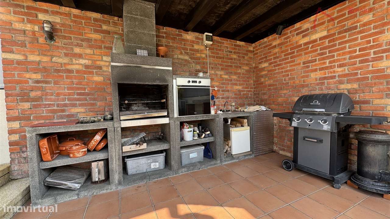 Moradia Isolada T3 com Piscina em Adaufe, Braga-47