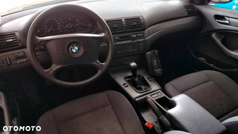 BMW Seria 3 318d - 16