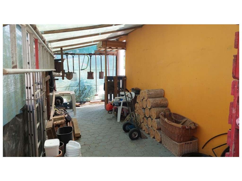 Moradia térrea, individual T4 com piscina e jacuzzi, zona Coimbrão-42