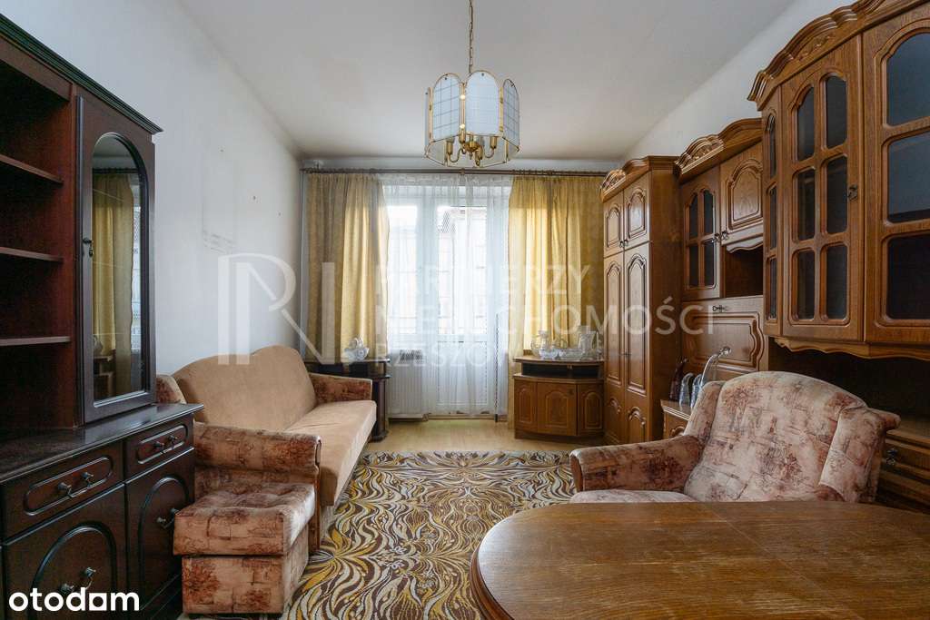 CENTRUM - Przestronne 2 pokojowe mieszkanie !-2