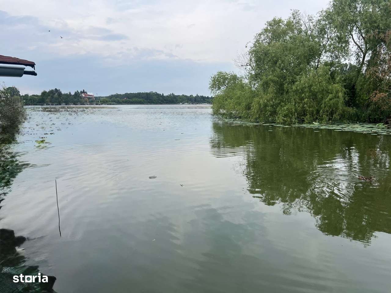 ofer spre vanzare teren pe malul lacului Snagov si vila S+P+E+M - Imagine principală: 1/9