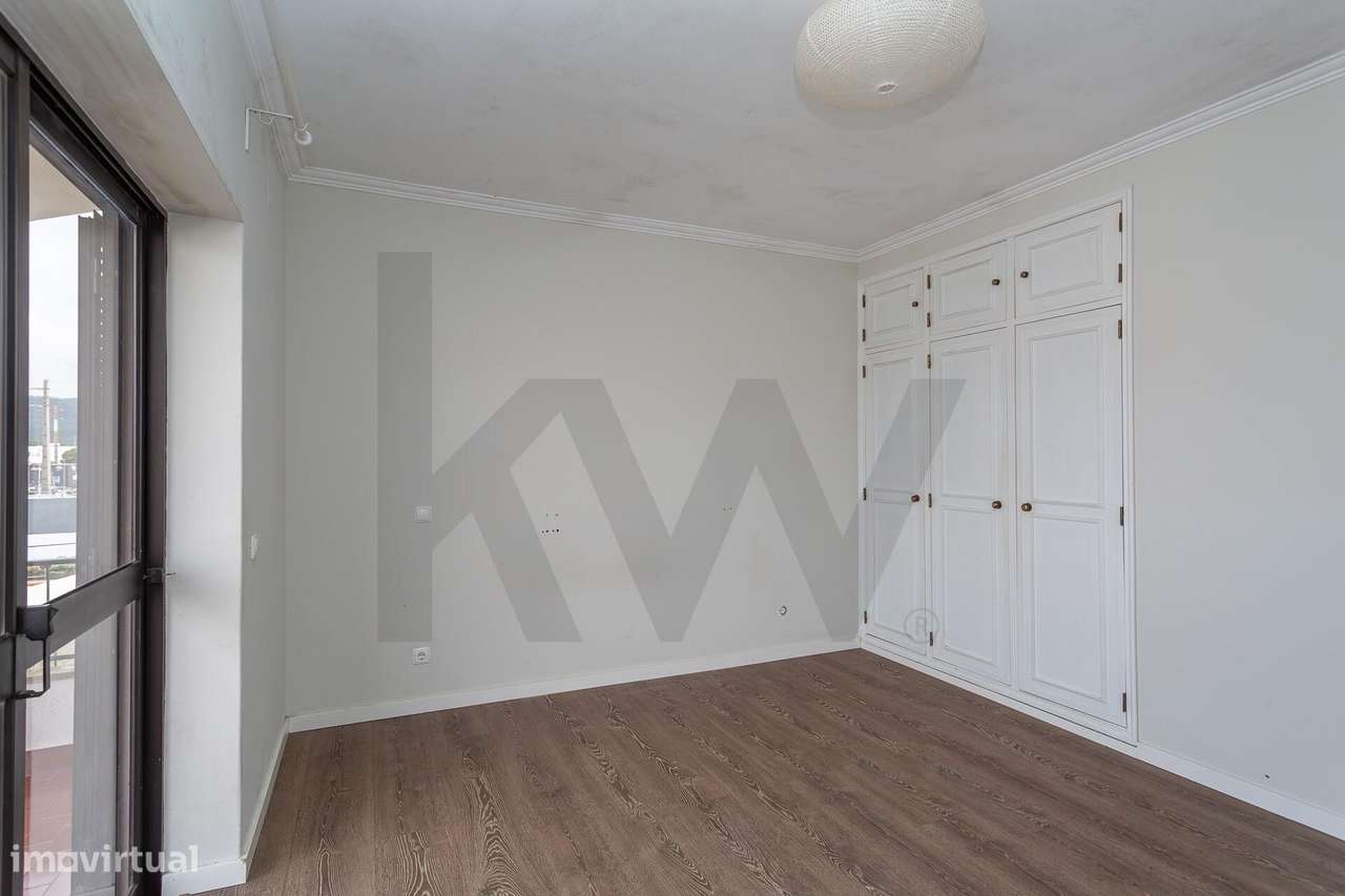 Andar de Moradia T2-16