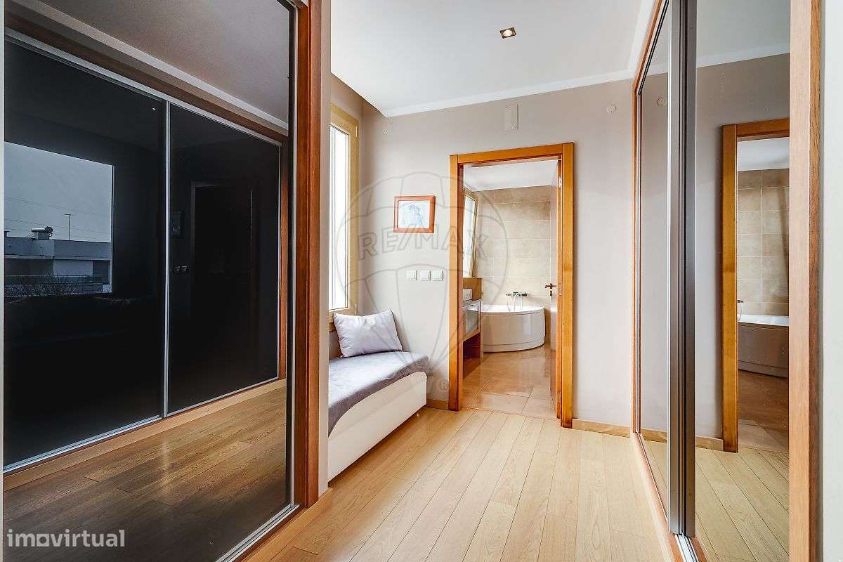 Moradia T4 para venda-16