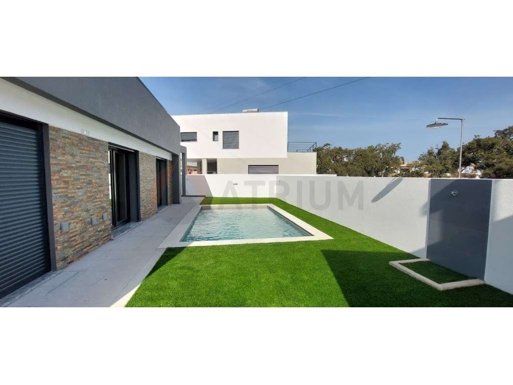 Moradia Térrea Isolada na Quinta da Serralheira - Setúbal
Conforto... - Grande imagem: 4/28