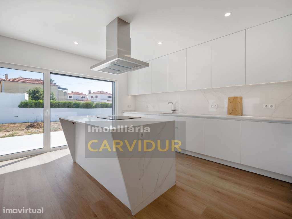 Moradia Ericeira a 12km V4 Nova em Lote com 730m2 e praia a 300m-7
