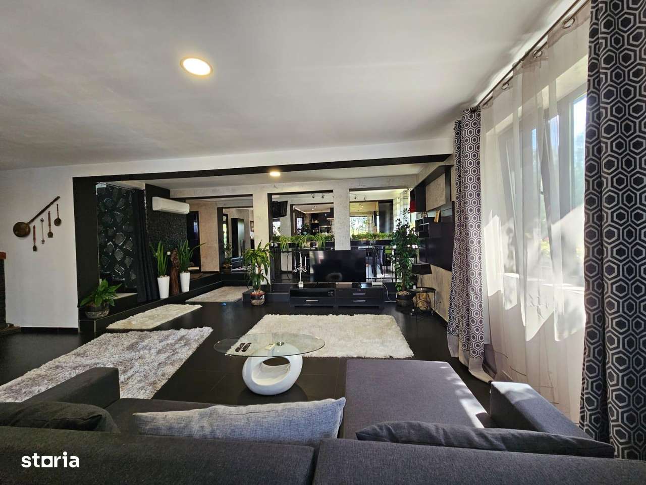 Casa individuala, complet mobilata si utilata, piscina - Imagine principală: 4/20