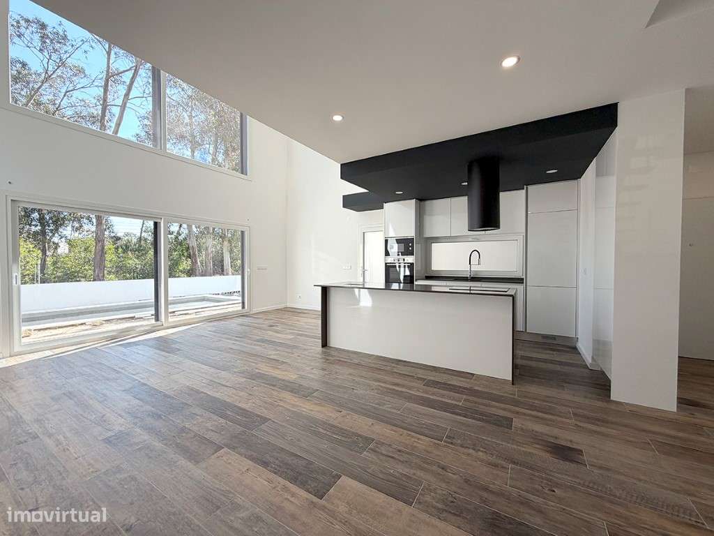 Moradia Moderna T3 à Venda com Piscina, a 10 Minutos da Praia - Grande imagem: 2/21