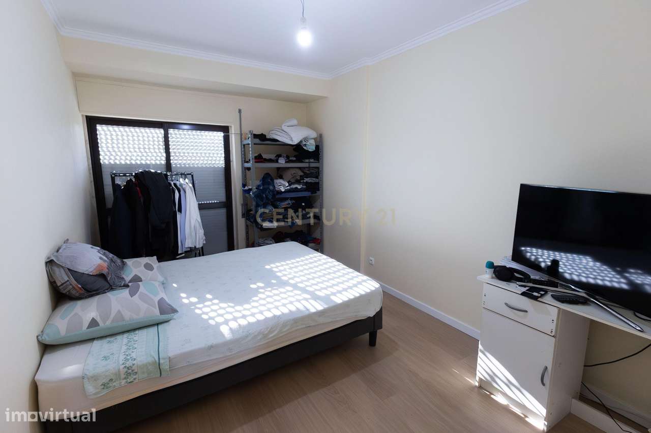 Apartamento T4 com Vista Desafogada-5