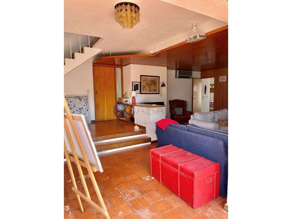 Moradia para remodelação, situada em Albarraque.-5