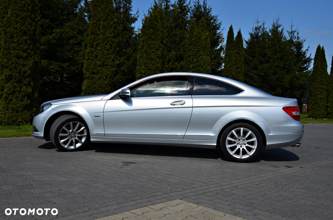 Mercedes-Benz Klasa C 180 Coupe BlueEFFICIENCY 7G-TRONIC - 19