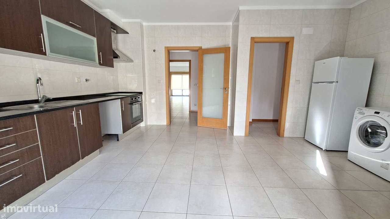 Apartamento T3 com 236m², Garagem, Lugar  estacionamento  Pinhal Novo-6