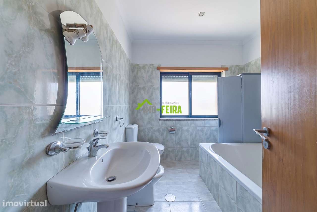 Moradia  T3+T2. ARRIFANA-35