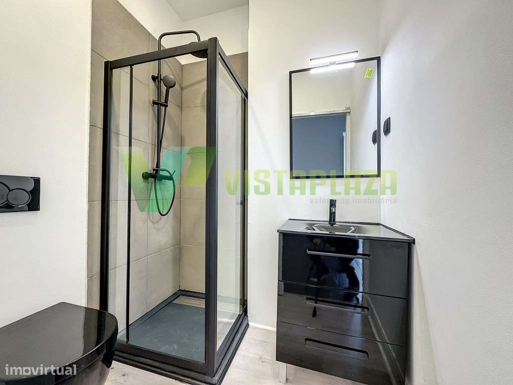 Moradia Geminada T2+2 Remodelada com Garagem, Espaço Exterior e Exc...-24