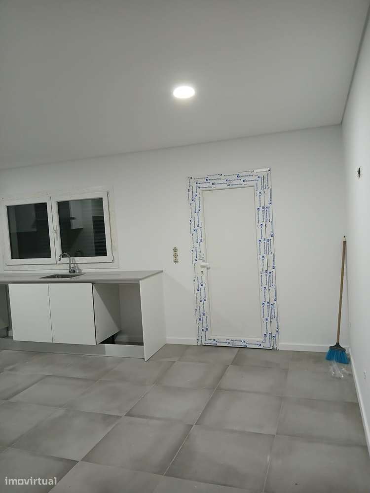 Moradia T3 geminada com jardim e garagem - Grande imagem: 5/20