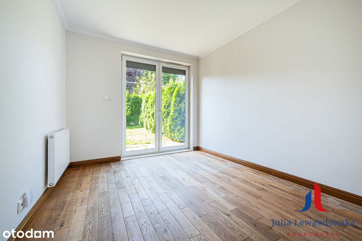 Rodzinne mieszkanie z dużym zielonym ogrodem-6