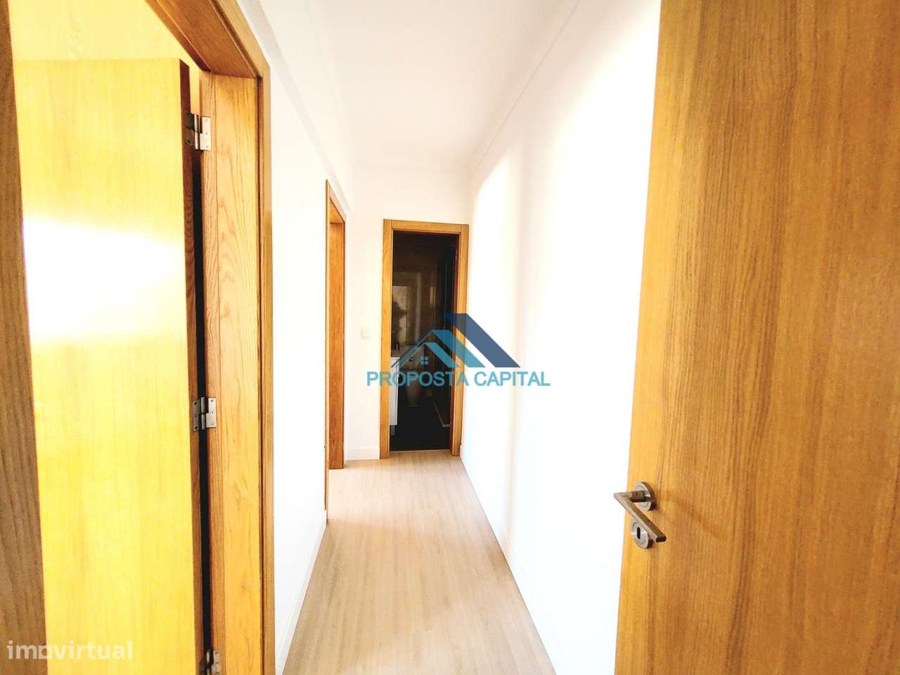 Apartamento T2 Totalmente Remodelado | Centro Sesimbra 200m da Praia-10