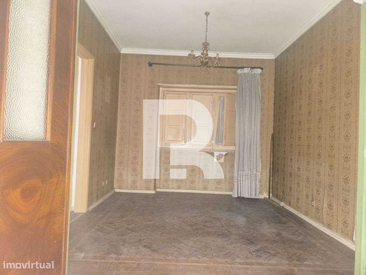 Apartamento T1 para recuperação total na Damaia - Grande imagem: 4/14