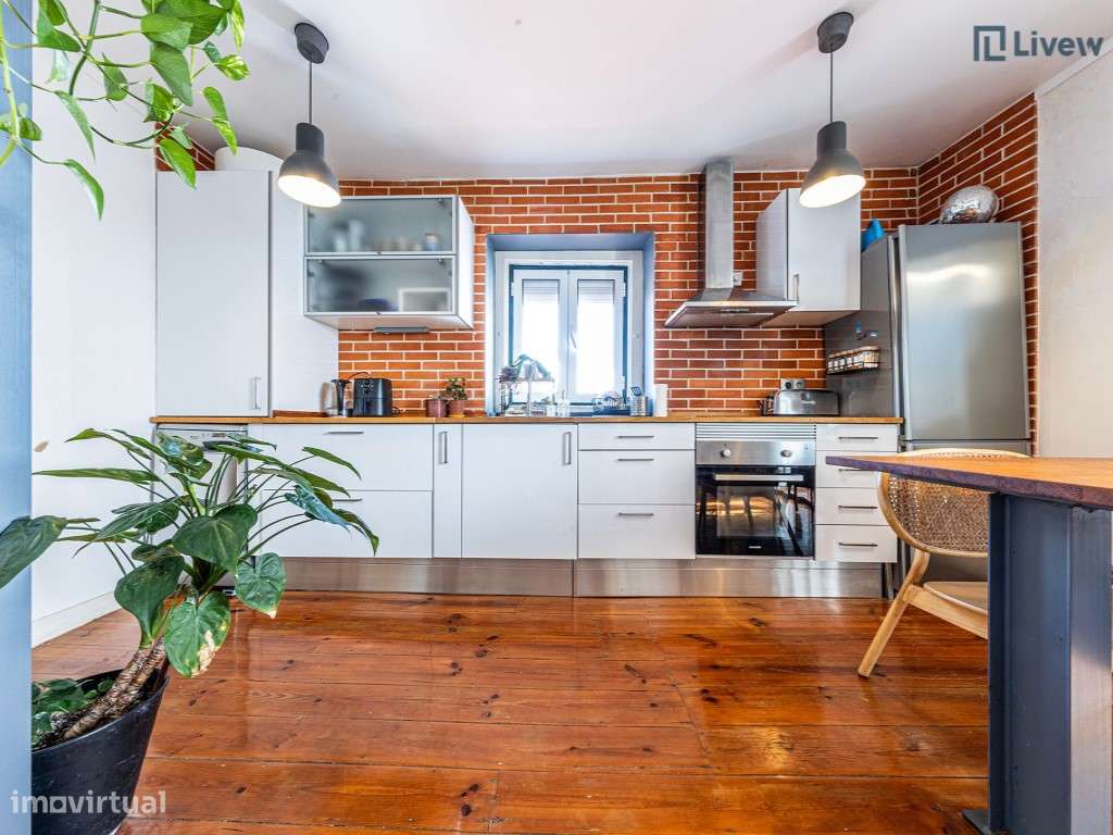 Apartamento T1 renovado e com ótima exposição solar-14