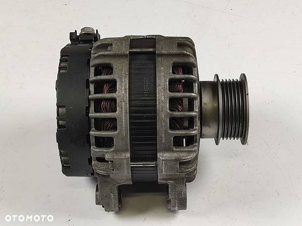 VOLVO XC40 2.0T T4 17-21r Alternator - 1