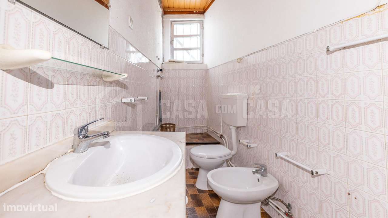 Moradia p/ Restaurar em Vildemoinhos-7