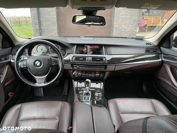 BMW Seria 5 520d Touring Luxury Line - 14