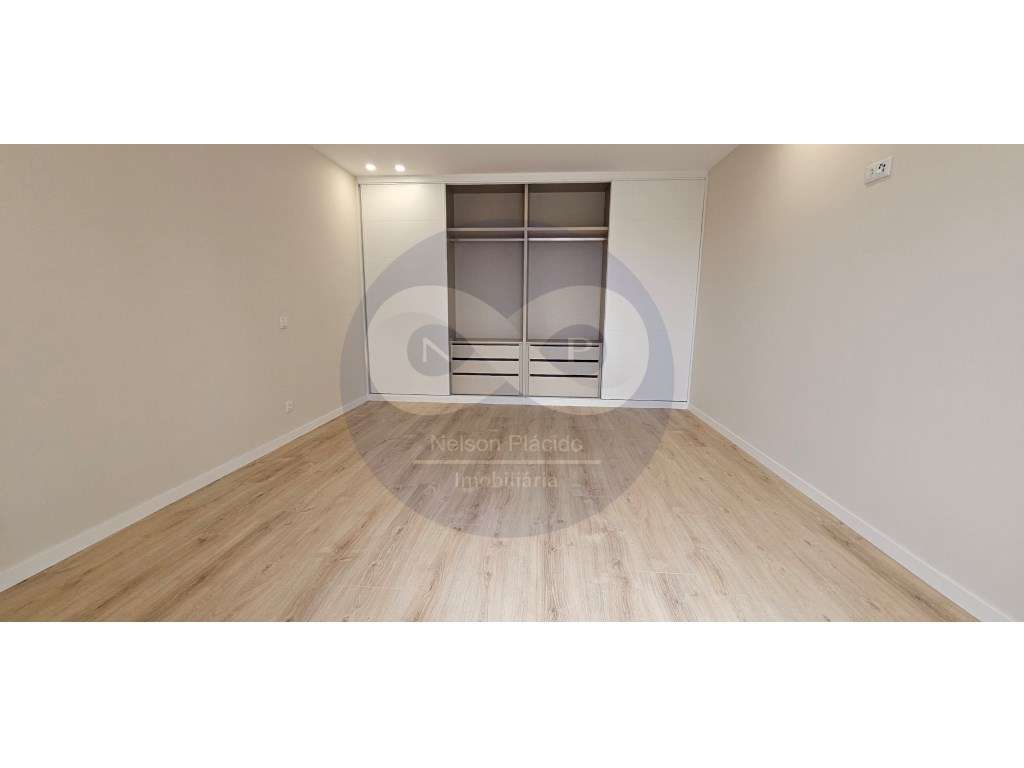 Moradia Independente T5+1, com piscina, em Ponte do Rol - Torres Ve... - Grande imagem: 4/12