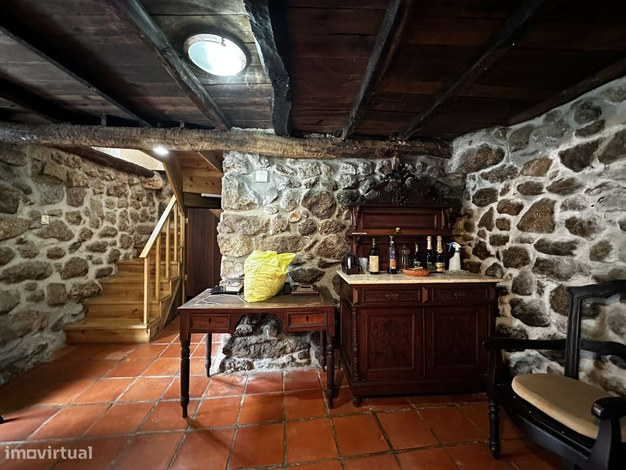 Moradia V2 em Fiães, Melgaço.-5