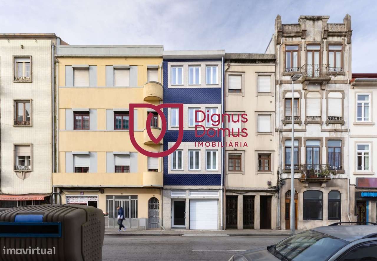 Investimento - T0 com gestão AL no coração do Porto-13