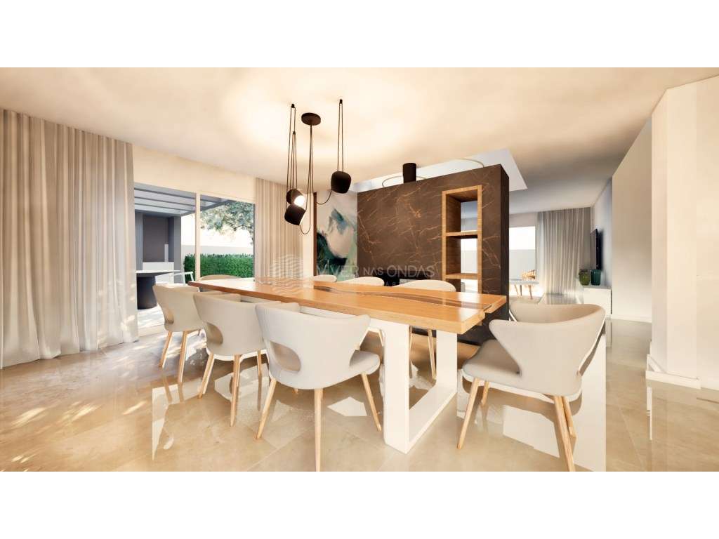 Moradia T4 com 4 Suites, Piscina e Garagem em Belverde, Seixal-5