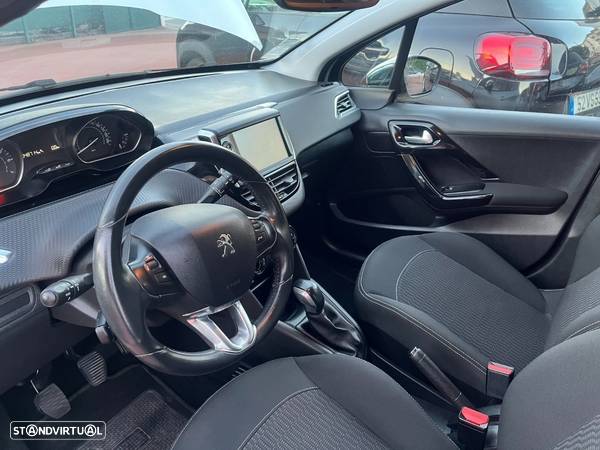 Peugeot 208 1.2 PureTech Style - 8