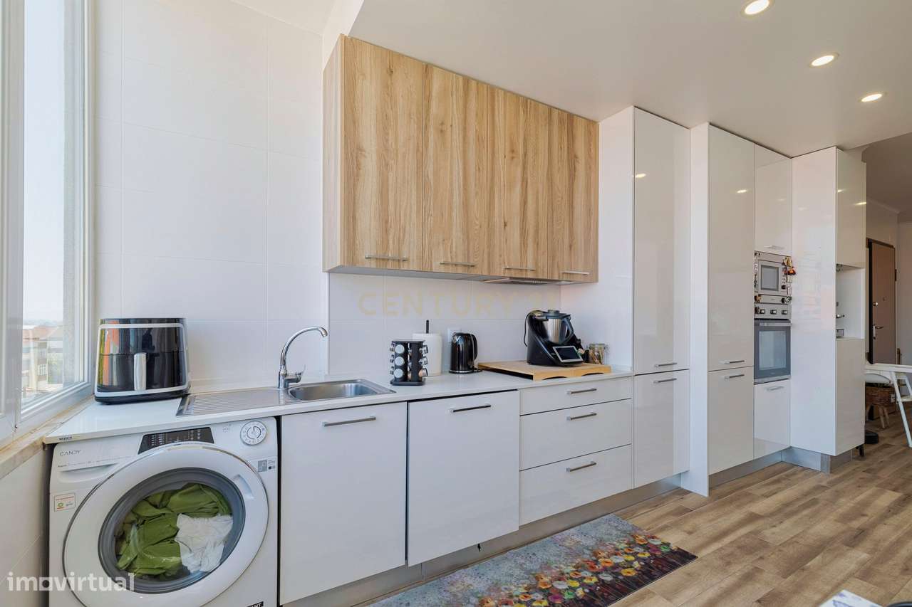 Apartamento T3 com varanda  no Feijó-4