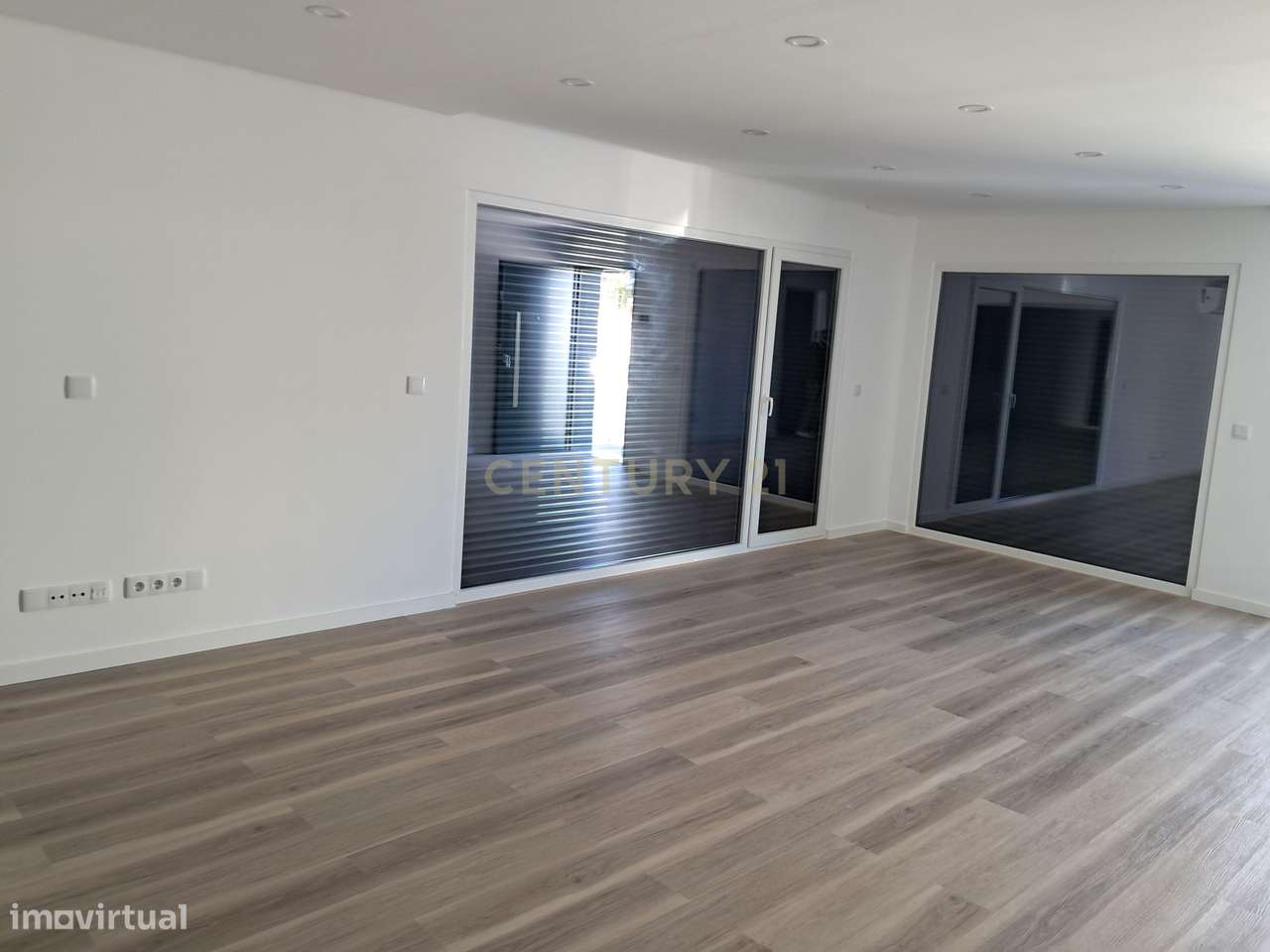 Moradia T4, Alto Índio, Sobreda-Almda - Grande imagem: 4/32