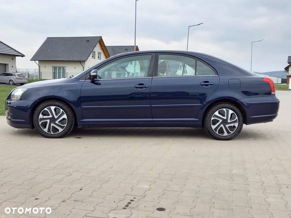 Toyota Avensis 1.8 VVT-i Executive - 5