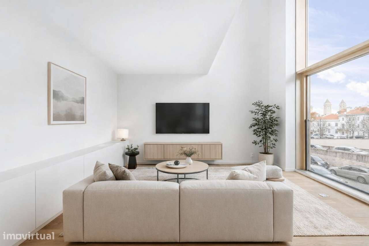 Duplex T2 Com Jardim Campo Pequeno Lisboa