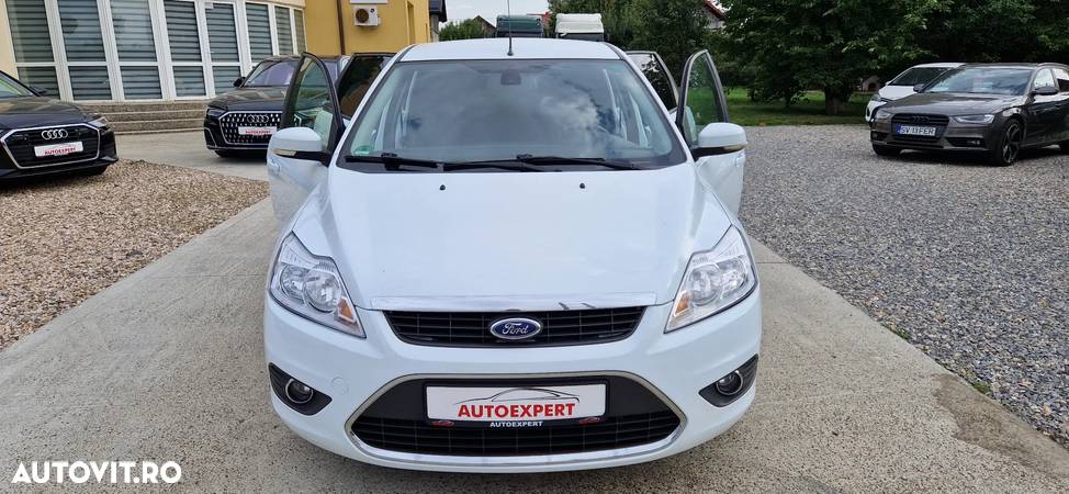 Ford Focus 1.6 TDCi DPF Ghia - 12