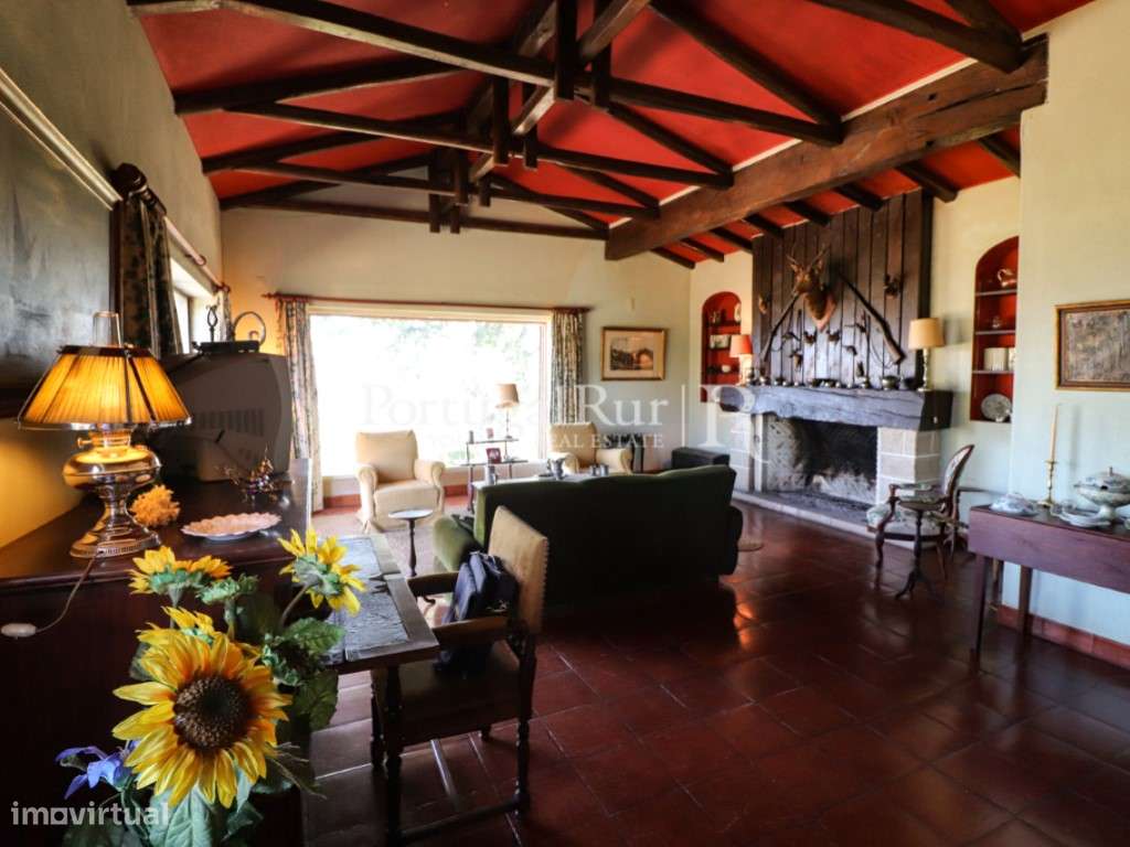 Quinta de 4 ha com 3 casas e cerejeiras no Fundão, ideal para turismo-16