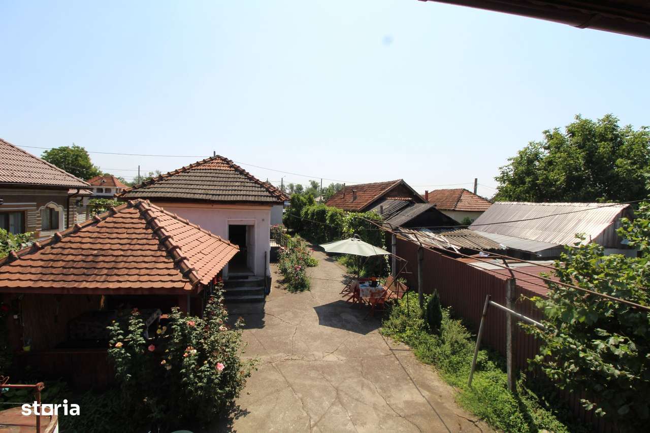 Casă de vânzare – 2 clădiri, teren generos Iași Gorj-7