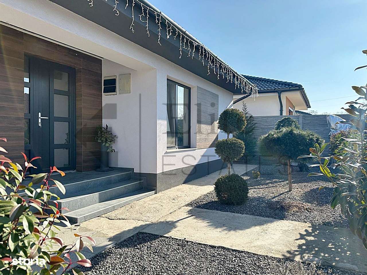 Casa cu 3 camere și teren 560 mp in Cartierul Episcopia din Oradea - Imagine principală: 1/20