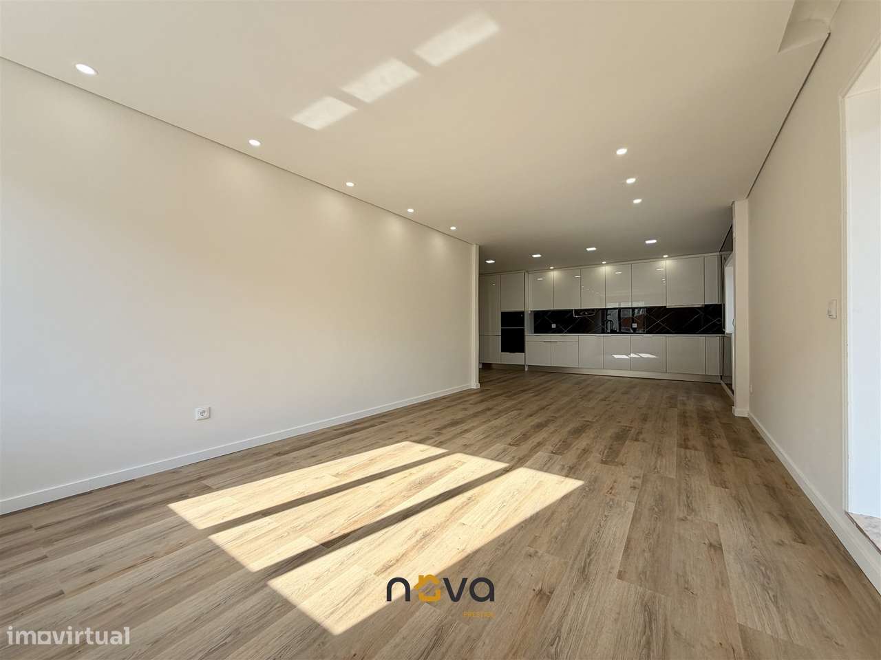 Apartamento T4 Totalmente Remodelado na Póvoa de Varzim-22