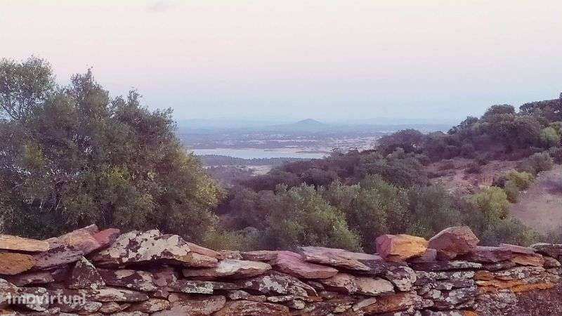 Monsaraz O sítio único e paradisíaco quinta com ruína para reconstruir - Grande imagem: 5/12