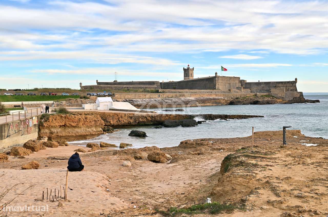 Moradia T3 Com anexos em Villa, Jardim - Lombos Sul - Carcavelos - Grande imagem: 2/31