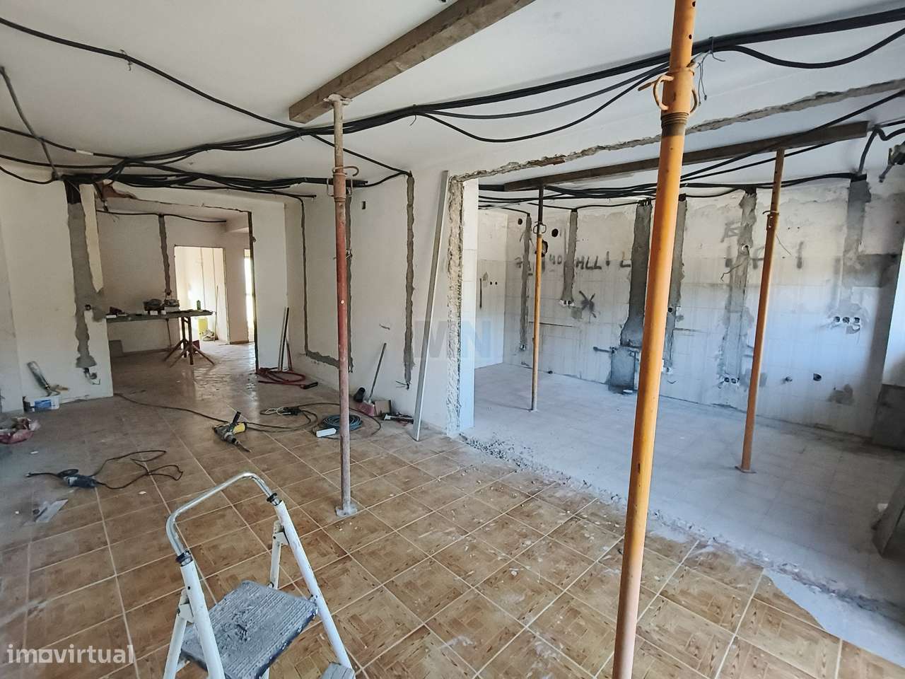 T3 com Garagem em Santa Clara-5