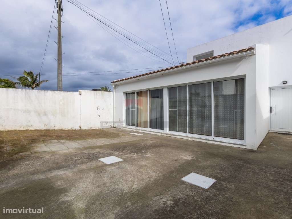 Moradia Térrea em Fenais da Luz: Conforto e Proximidade ao Mar-18