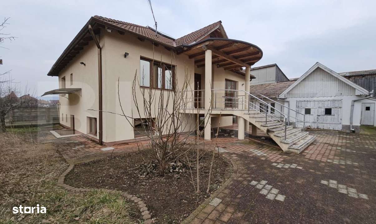 Casa individuala D+P cu 6 camere, 260mp, 3 bai, teren 921 mp, zona Seb - Imagine principală: 1/13