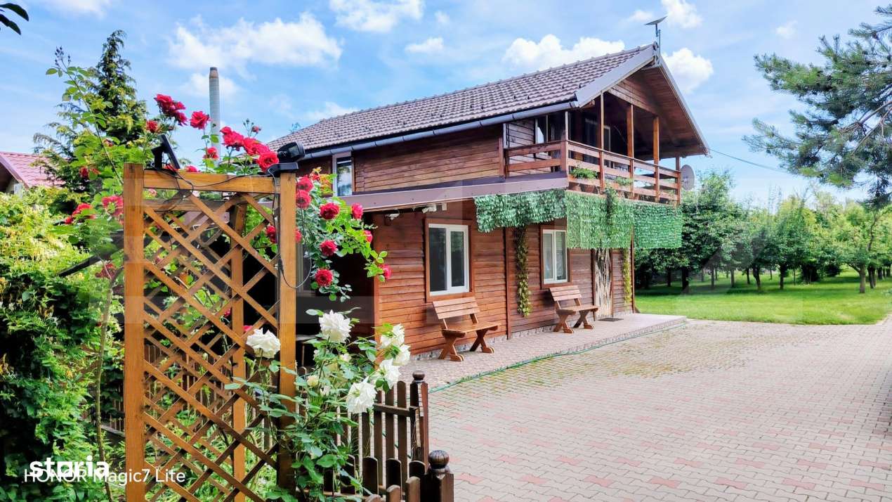 Casa individuala 5 camere, teren 2800 mp in Moldovenesti