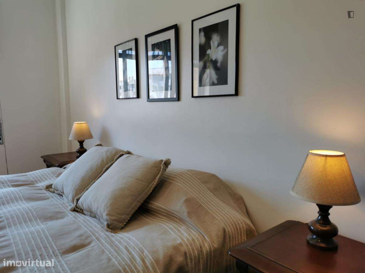 Quarto - localizado em Benfica Lisbon - Grande imagem: 2/10